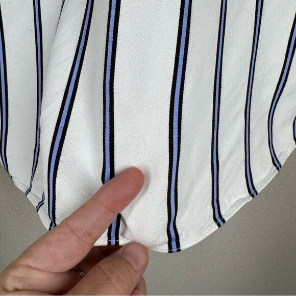 Alice + Olivia Edyth Striped Ruffle Top Button Front Blouse Oversized Medium - Picture 8 of 10